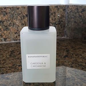Gardenia & Cardamom by Banana Republic, 2.5 oz Eau De Parfum Spray for Unisex
